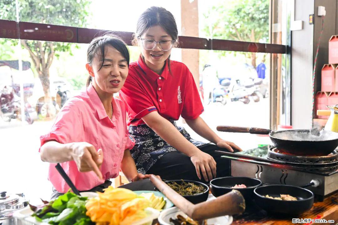 全网追的“扁担女孩”，找了一份暑假工，时薪12元 - 泉州生活资讯 - 泉州28生活网 qz.28life.net